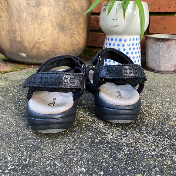 Clarks Women's Velcro Sandals - Picture 4 of 7